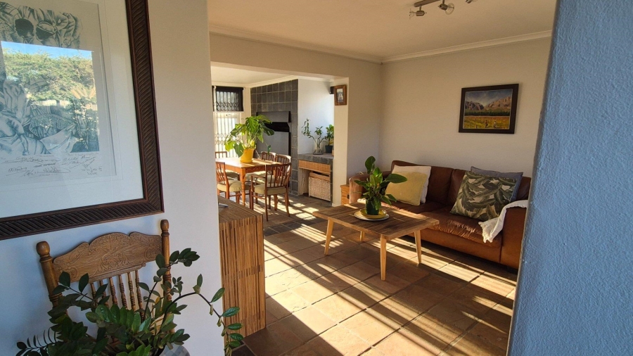 To Let 3 Bedroom Property for Rent in Loevenstein Western Cape
